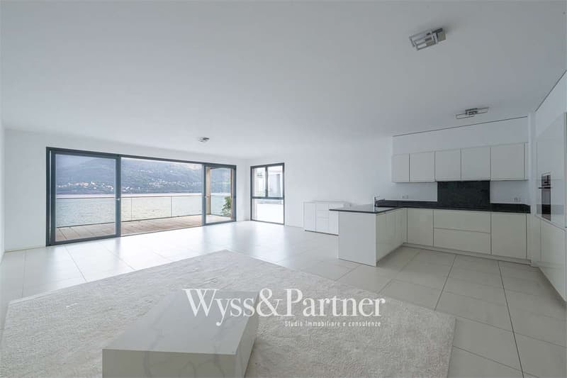 Brissago: ampio 3.5 locali moderno con splendida vista lago (4)