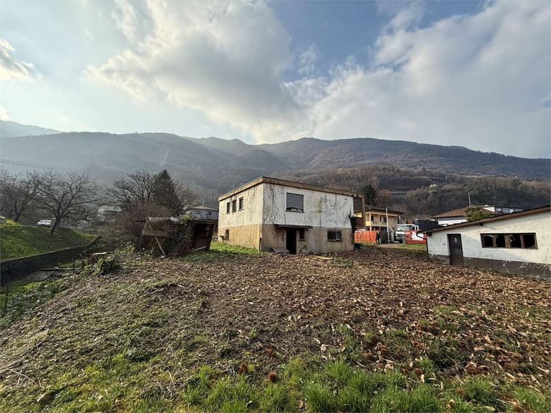 Vendesi terreno edificabile (4)