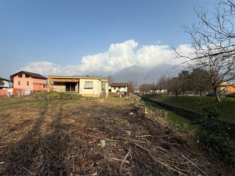 Vendesi terreno edificabile (3)
