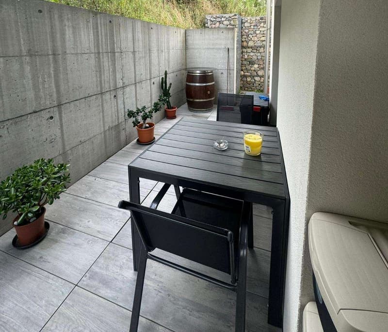 Moderno appartamento in zona tranquilla e panoramica (4)