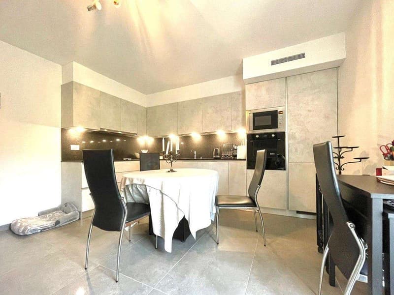Moderno appartamento in zona tranquilla e panoramica (2)