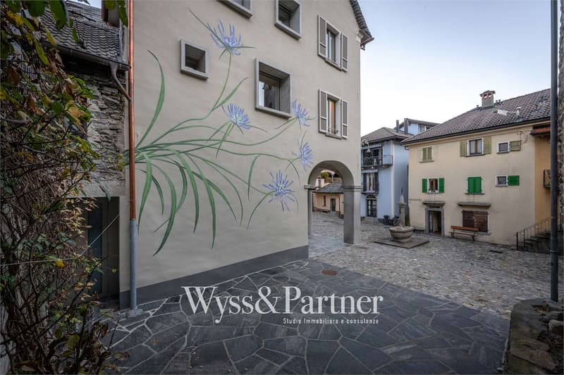 Affittasi piccolo bar su due piani nella pittoresca piazza di Intragna (8)