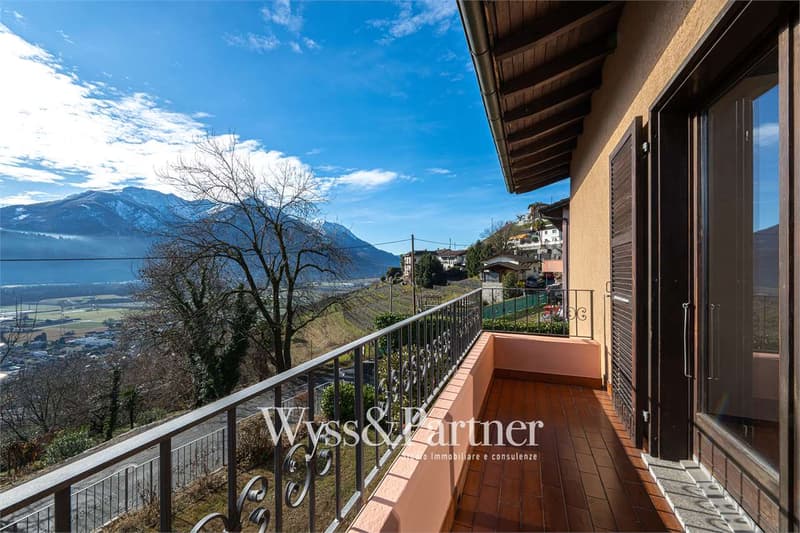 Agarone - Graziosa casa su tre livelli con giardino privato e piscina (6)