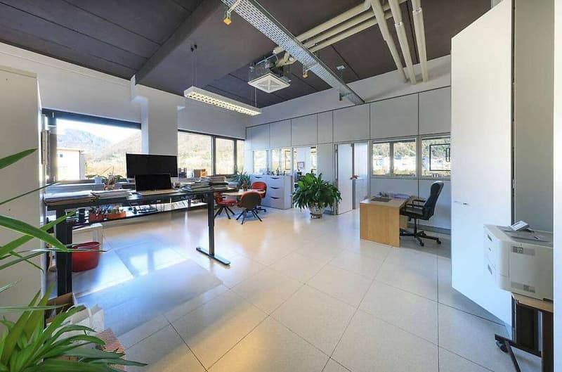 Affittasi ampio ufficio luminoso in posizione centrale - Losone (4)