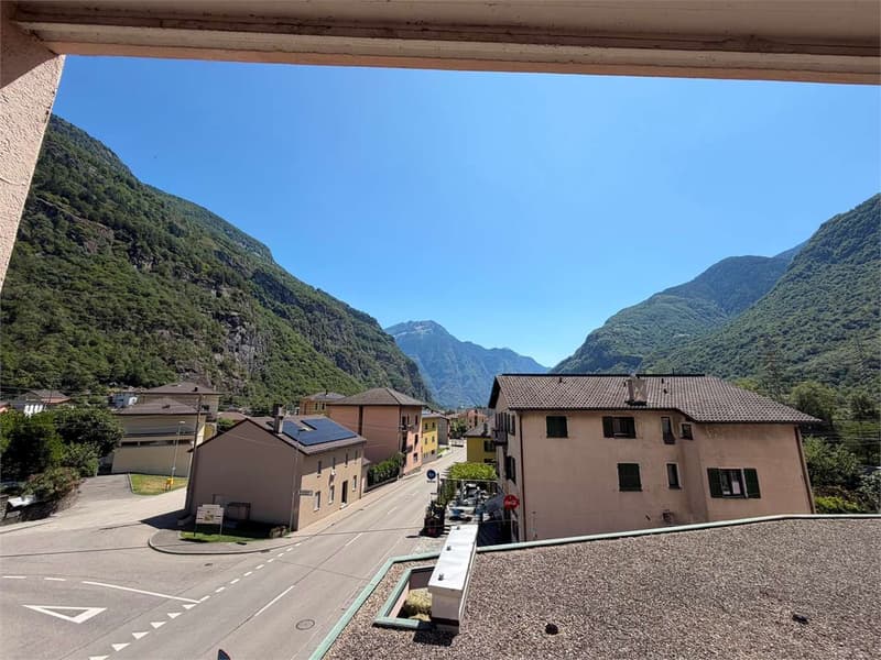 Ampio e luminoso appartamento di 4.5 locali a Bodio (8)