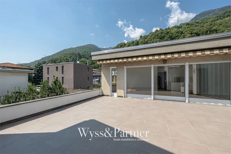Spazioso appartamento 5.5 locali in zona centrale a Monte Carasso - Id (3)