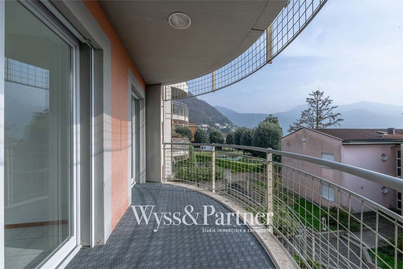 Spazioso 4,5 locali a Morcote con ampio balcone e vista lago (11)