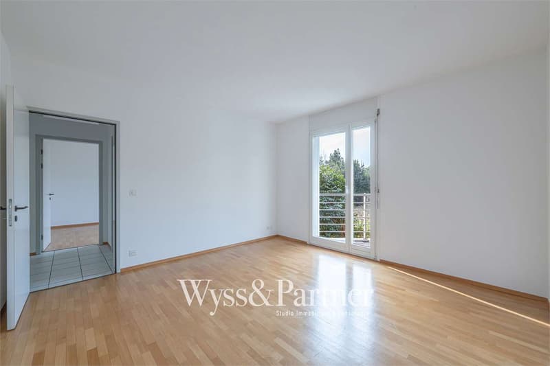 Spazioso 4,5 locali a Morcote con ampio balcone e vista lago (6)