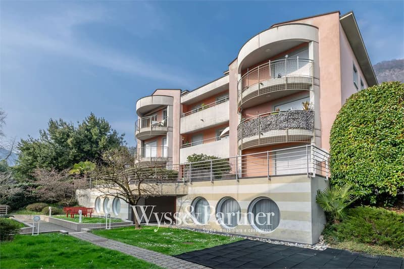 Spazioso 4,5 locali a Morcote con ampio balcone e vista lago (12)