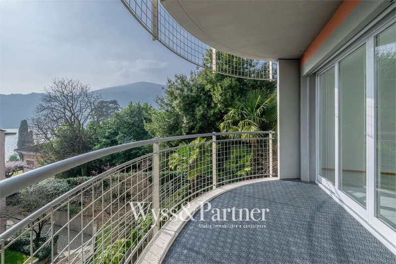 Spazioso 4,5 locali a Morcote con ampio balcone e vista lago (10)