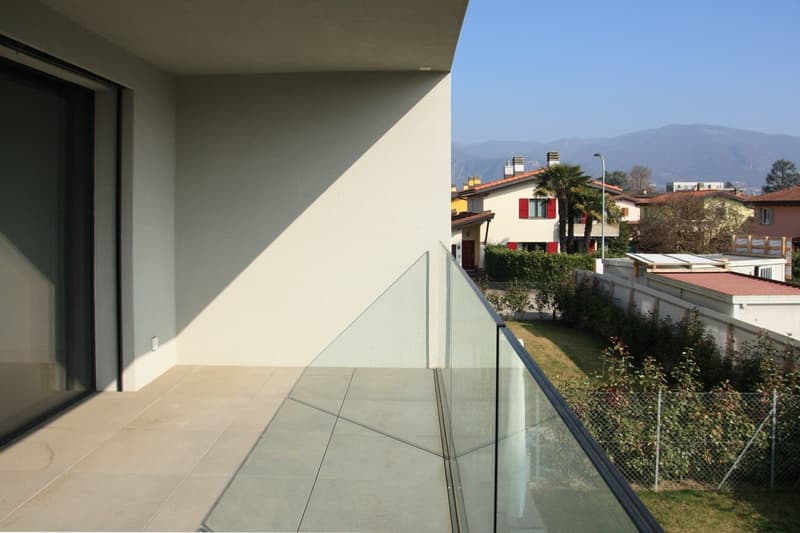 Bilocale moderno e luminoso in affitto a Stabio (3)
