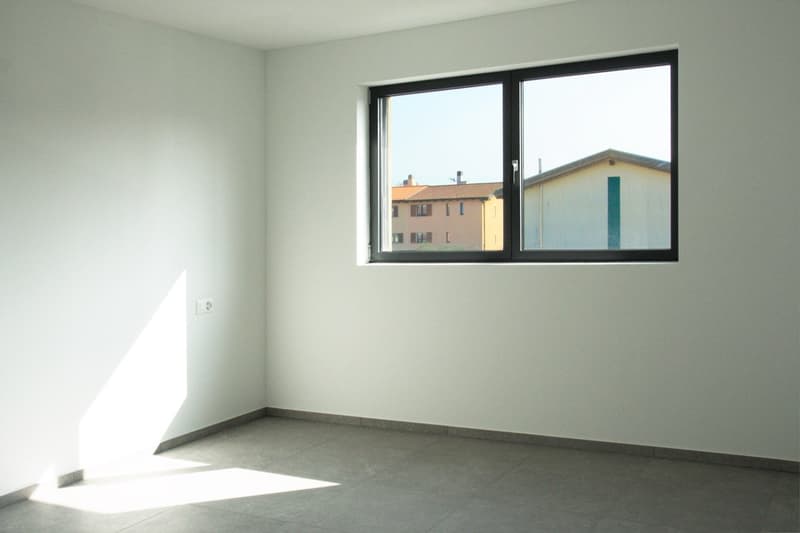 Bilocale moderno e luminoso in affitto a Stabio (4)