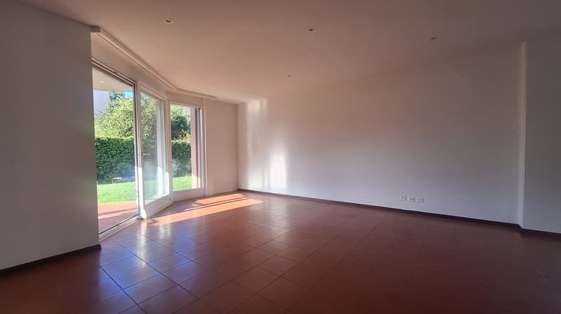 Soleggiata,   Confortevole Villetta indipendente  con portico, terrazza, giardino (10)