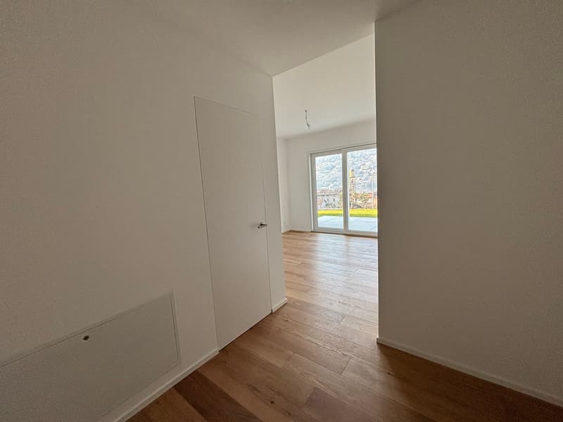 Neues Penthouse in Brusino - Seesicht und Bootsplatz! (3)