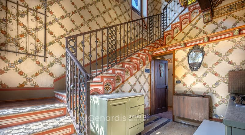 Villa storica di grande fascino, con forte carattere storico e decorativo. (16)