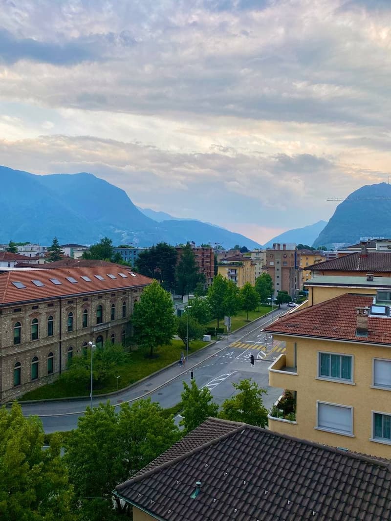 Centro Lugano, Piano Attico Appartamento loc 2,5, Terrazza, Balcone, Posto Auto coperto. (16)
