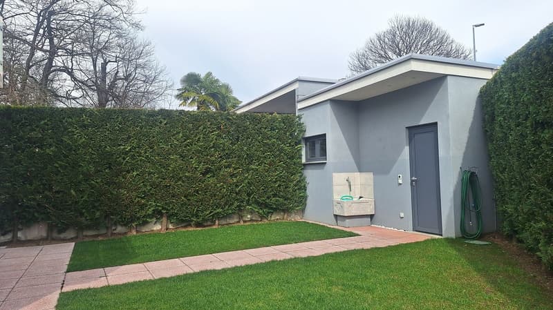 Soleggiata, Comodità, Elegante, Moderna, Spaziosa Villa con giardino (4)