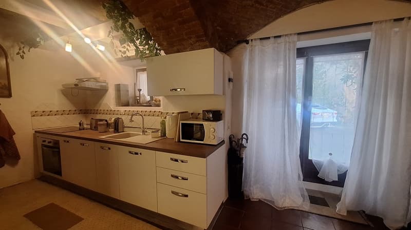 Accogliente Casa con terrazza, giardino, posto auto privato, Piscina (4)