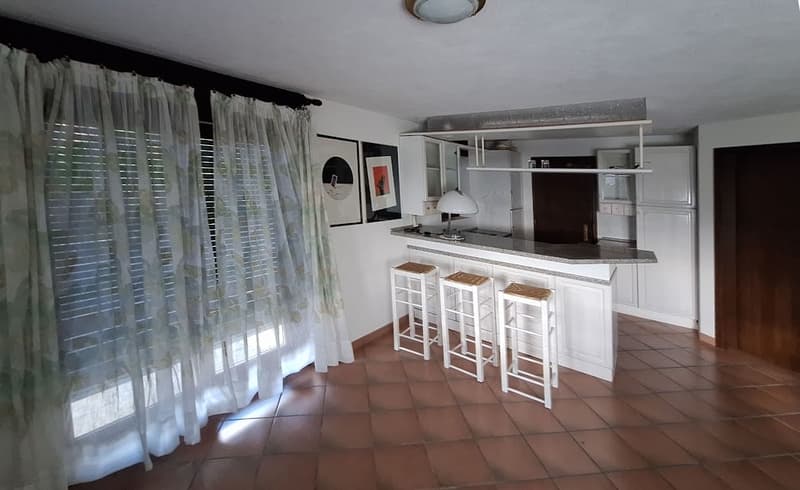 Soleggiata, Tranquillità, Spaziosa Villa indipendente con giardino, piscina (14)