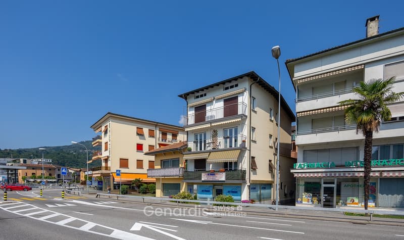 Luminoso appartamento di 4.5 locali con balcone a Ponte Tresa (27)