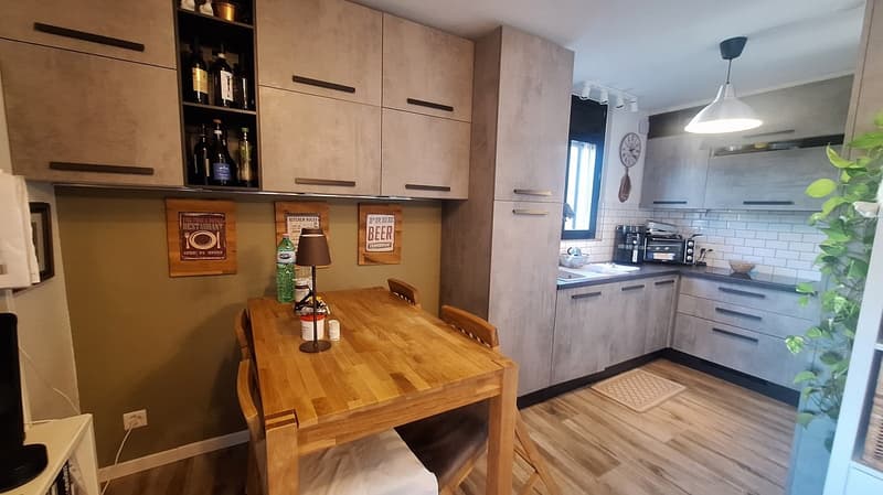 Soleggiato, Confortevole Appartamento con grande Terrazza, Posto Auto (8)