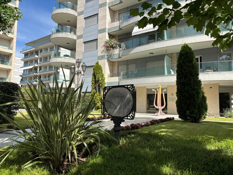 Accogliente appartamento di 3 locali con balcone e vista panoramica a Lugano (1)
