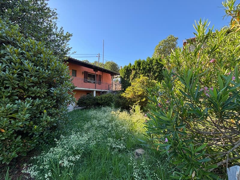 Casa indipendente con terrazzo, vista aperta e piccolo giardino (3)