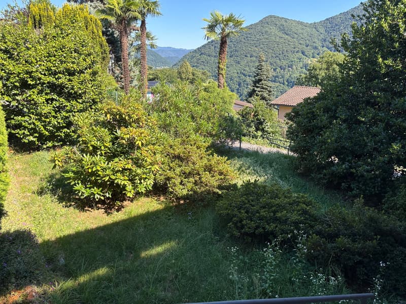 Casa indipendente con terrazzo, vista aperta e piccolo giardino (6)