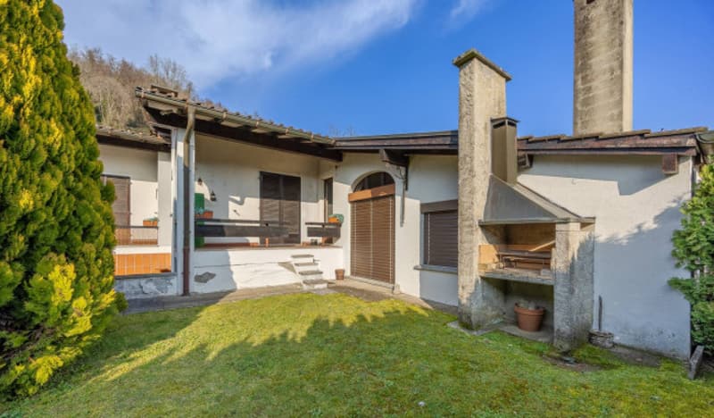 Casa unifamiliare con giardino e piscina / Einfamilienhaus mit Garten und Schwimmbad (4)