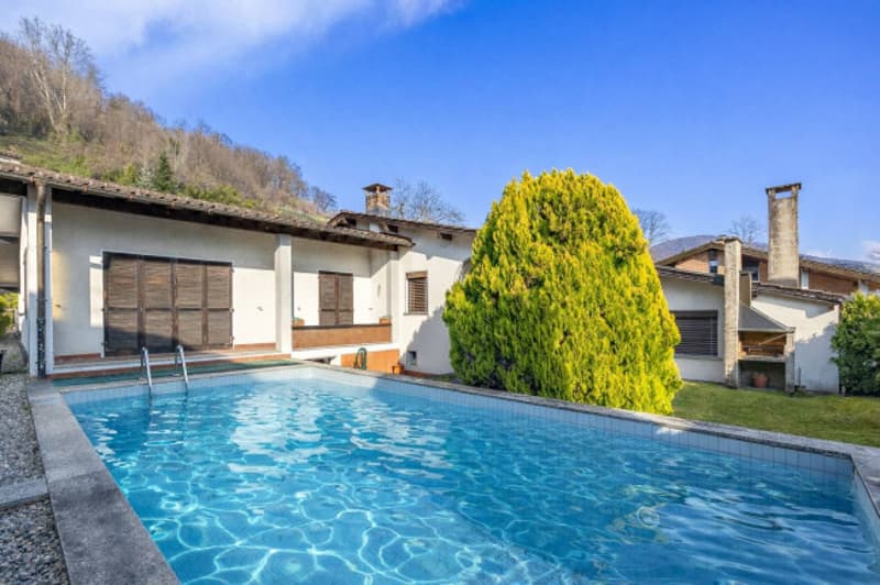 Casa unifamiliare con giardino e piscina / Einfamilienhaus mit Garten und Schwimmbad (3)