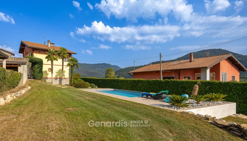 Incantevole villa unifamiliare a Cunardo – 7 locali con piscina e vista sulle montagne (2)