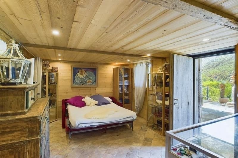 Villa di charme immersa nella natura (3)