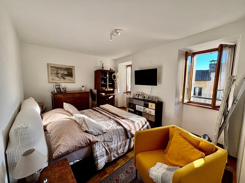 Splendida casa mono/bifamiliare di 8 locali a Curio (4)