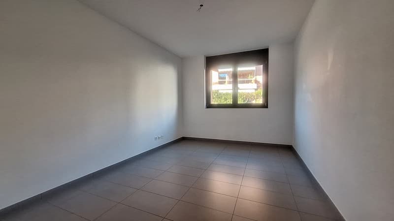 Comodità,, Soleggiato, Elegante Appartamento, con due Terrazze, Due posti auto (11)