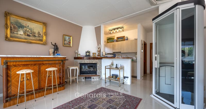 Splendida Villa con Piscina e Vista Montagna a Lavena Ponte Tresa (18)