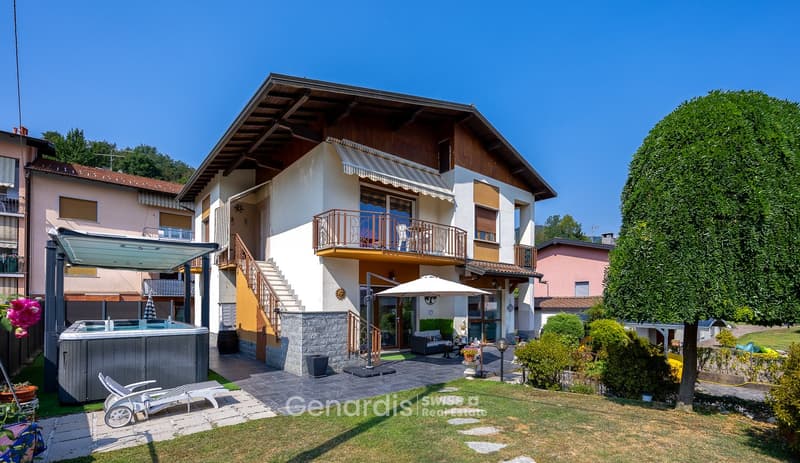 Splendida Villa con Piscina e Vista Montagna a Lavena Ponte Tresa (3)