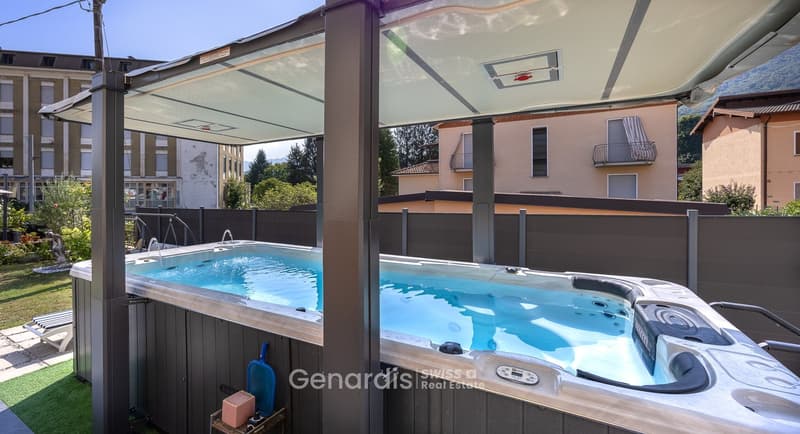 Splendida Villa con Piscina e Vista Montagna a Lavena Ponte Tresa (25)