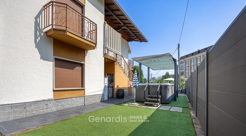 Splendida Villa con Piscina e Vista Montagna a Lavena Ponte Tresa (8)