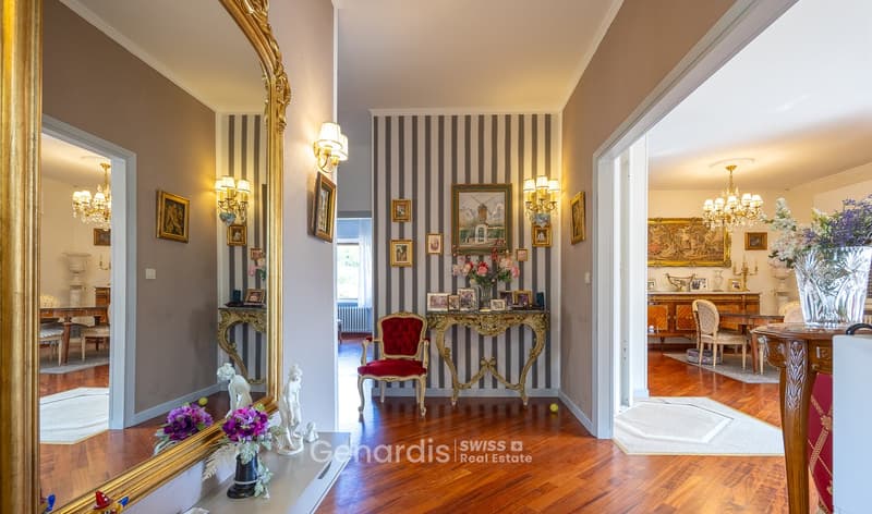 Splendida Villa con Piscina e Vista Montagna a Lavena Ponte Tresa (40)