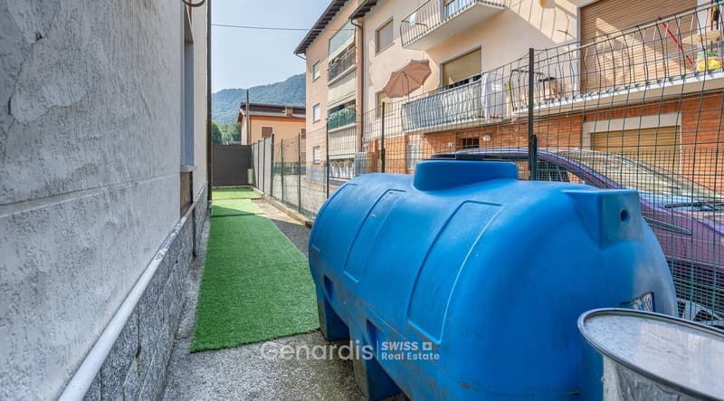 Splendida Villa con Piscina e Vista Montagna a Lavena Ponte Tresa (9)