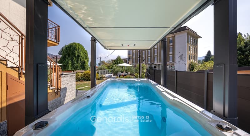 Splendida Villa con Piscina e Vista Montagna a Lavena Ponte Tresa (26)