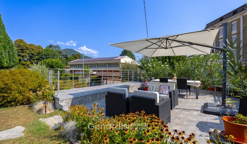 Splendida Villa con Piscina e Vista Montagna a Lavena Ponte Tresa (4)