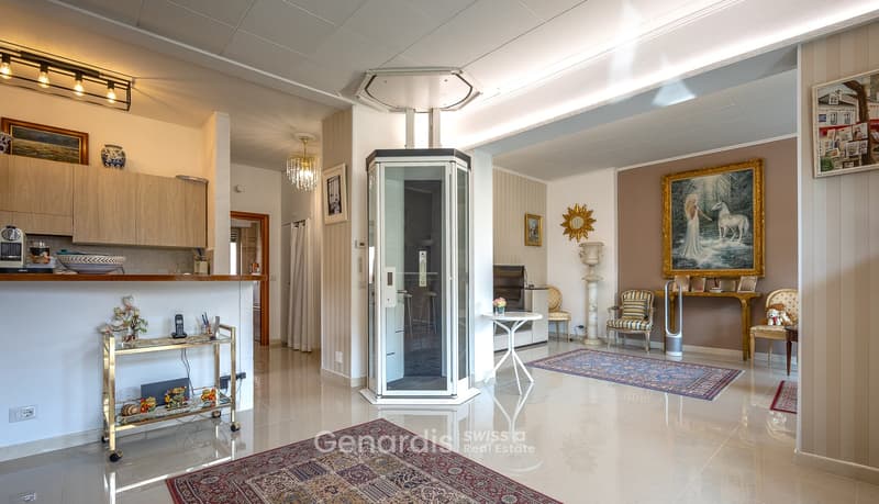 Splendida Villa con Piscina e Vista Montagna a Lavena Ponte Tresa (23)