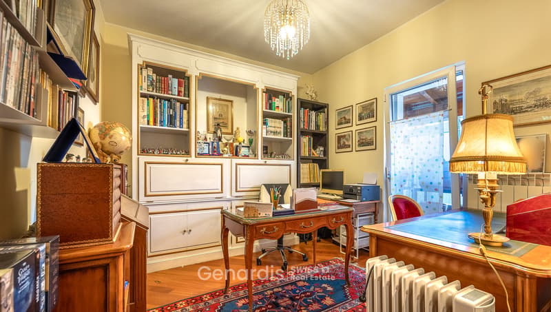 Splendida Villa con Piscina e Vista Montagna a Lavena Ponte Tresa (24)