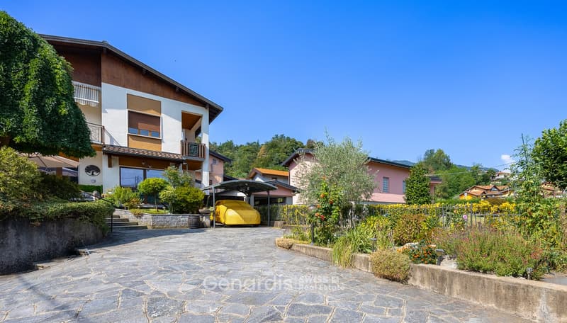 Splendida Villa con Piscina e Vista Montagna a Lavena Ponte Tresa (27)