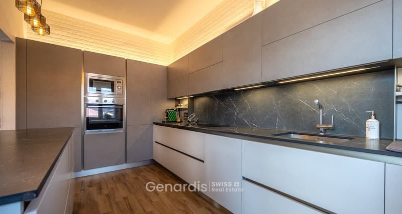 Splendida Villa con Piscina e Vista Montagna a Lavena Ponte Tresa (37)