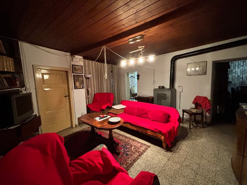 Casa plurifamiliare storica a Breno, Luganese – 9.5 locali su 3 piani (6)