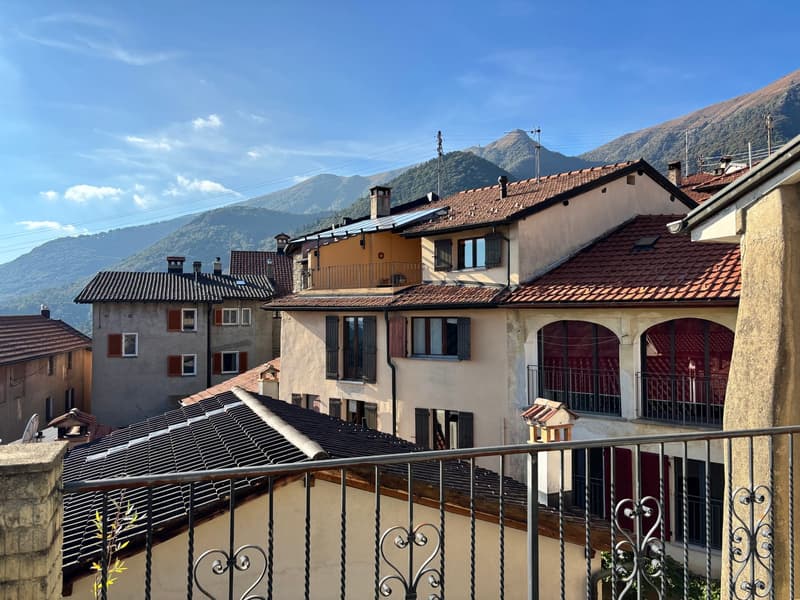 Casa plurifamiliare storica a Breno, Luganese – 9.5 locali su 3 piani (2)