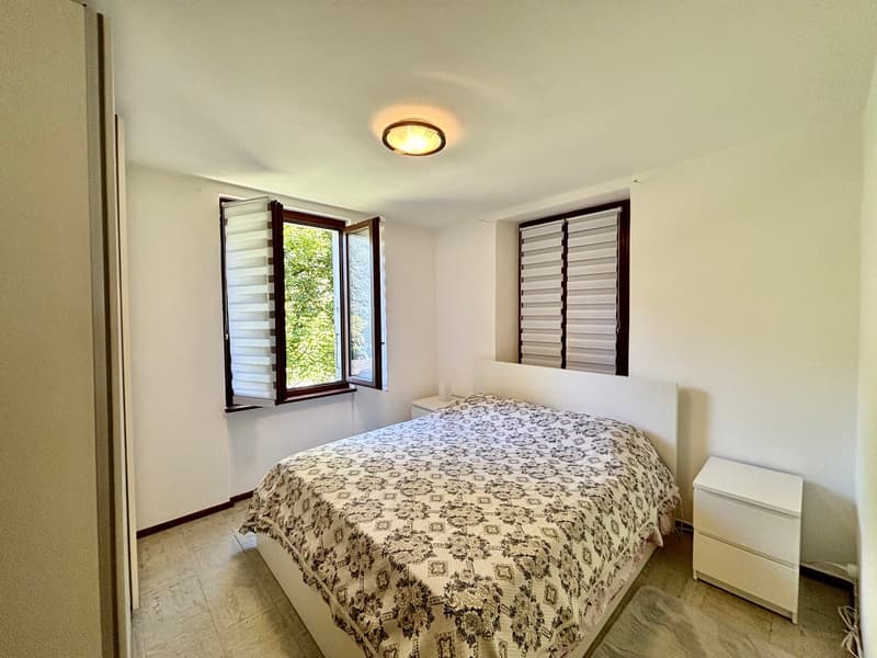 Casa storica con giardino + stalla da ristrutturare + garage a Breno (8)