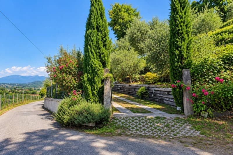 Villa di charme immersa nella natura (1)